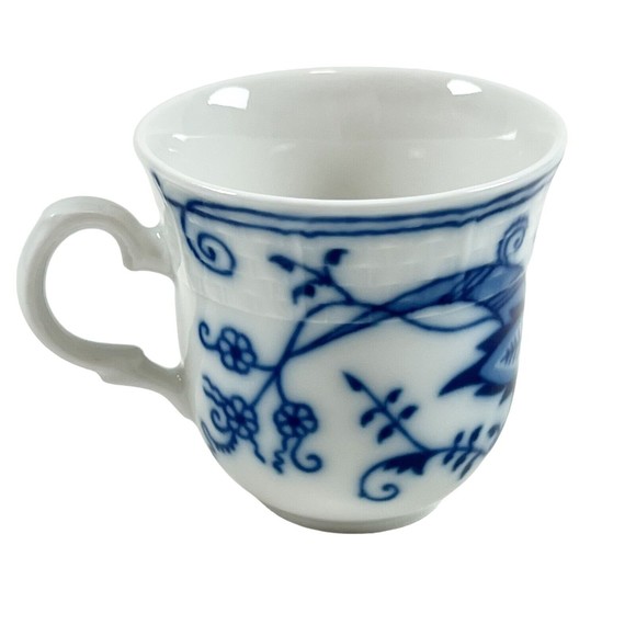 Thun Czech Porcelain Blue Onion Demitasse Cups & Saucers- 17 Sets Available - Picture 3 of 15